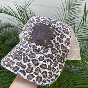 LOUIS VUITTON HAT, AUTHENTIC patch